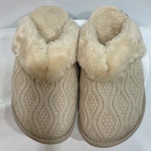 Lamo Caroline Ivory Cable Knit Fabric Upper Scuff Mules; Faux Fur Collar Size 10